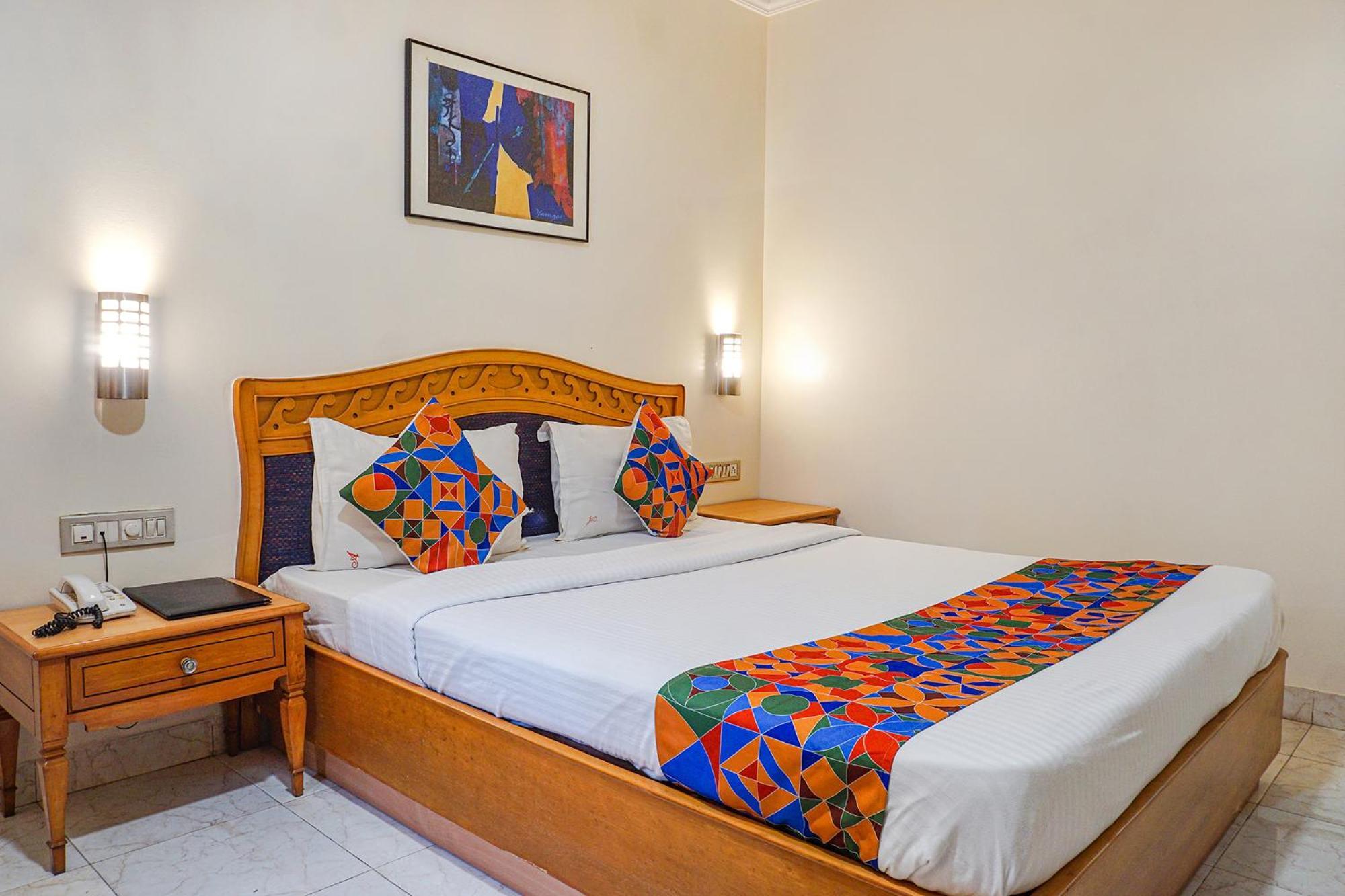 The Ambassador Hotel Pune Bagian luar foto