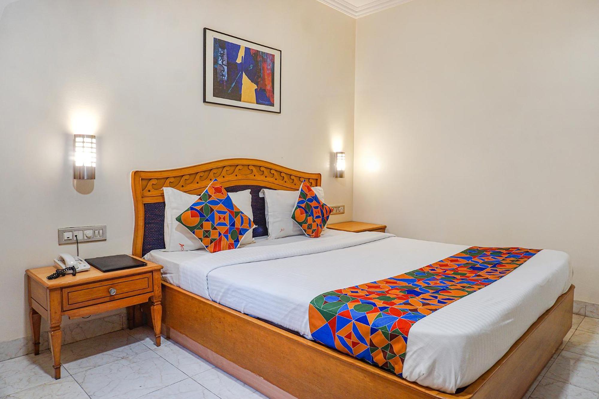 The Ambassador Hotel Pune Bagian luar foto