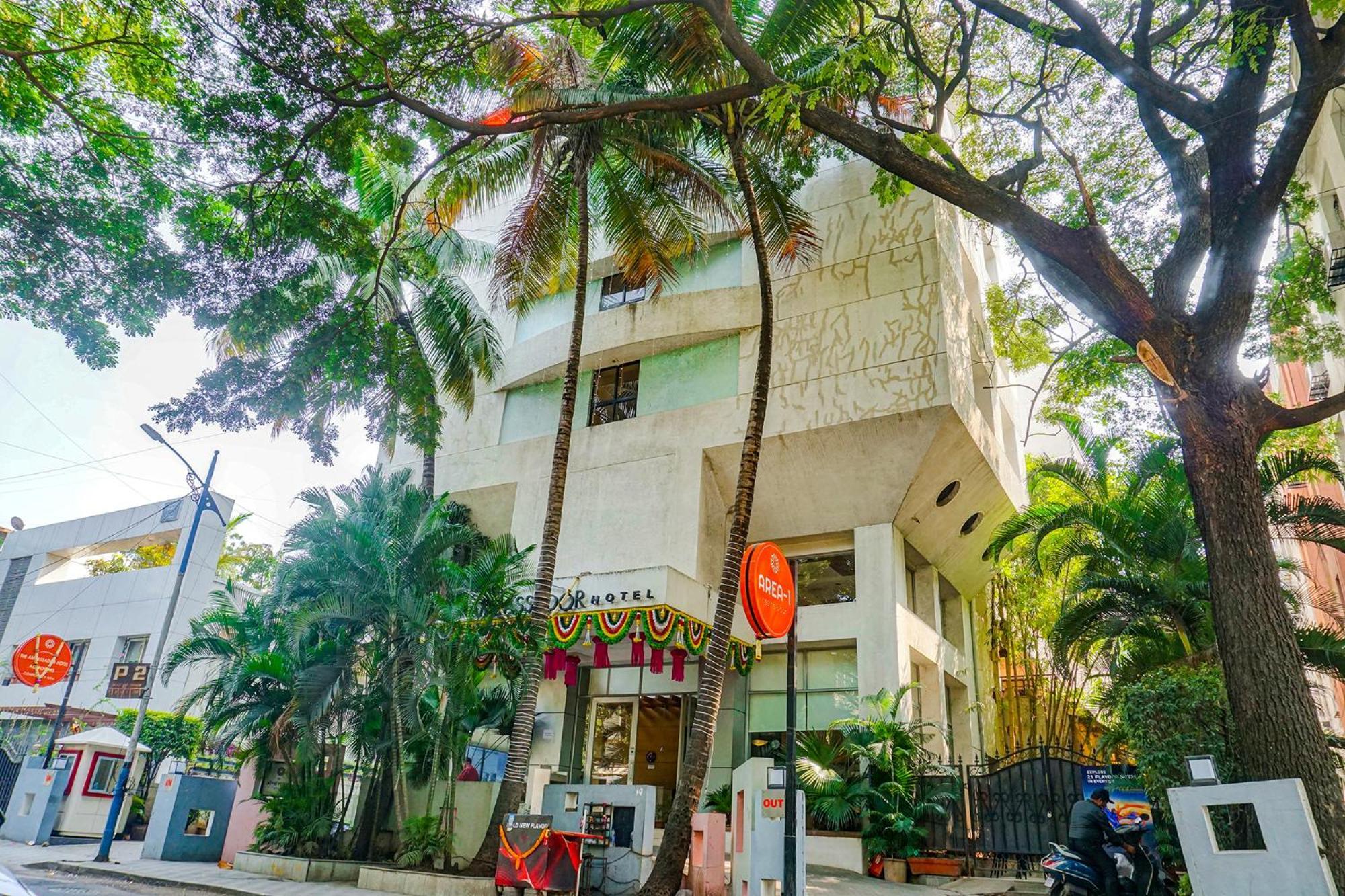 The Ambassador Hotel Pune Bagian luar foto