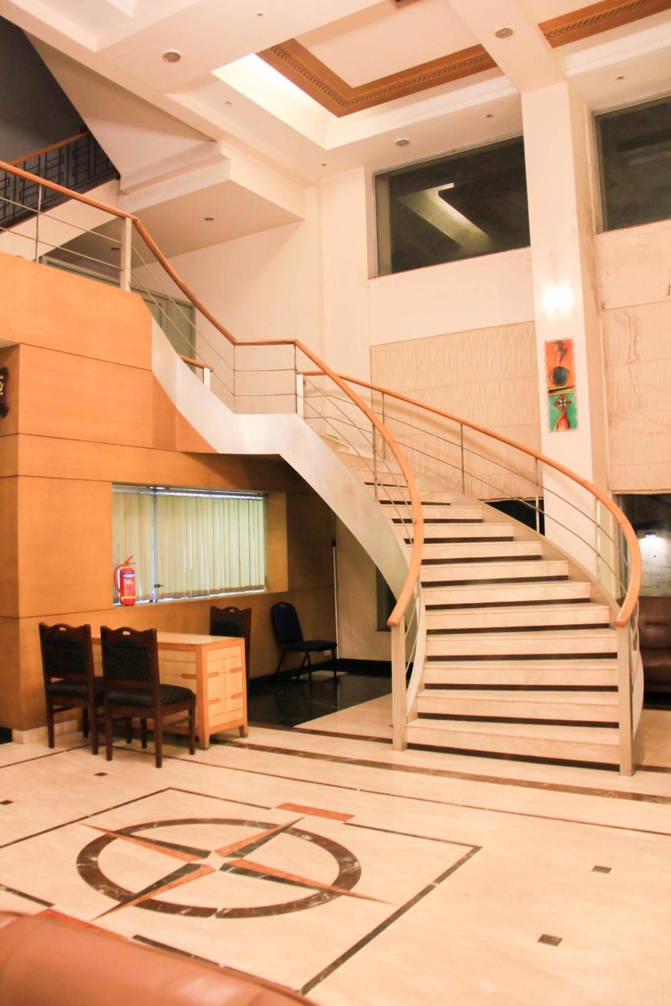 The Ambassador Hotel Pune Bagian luar foto